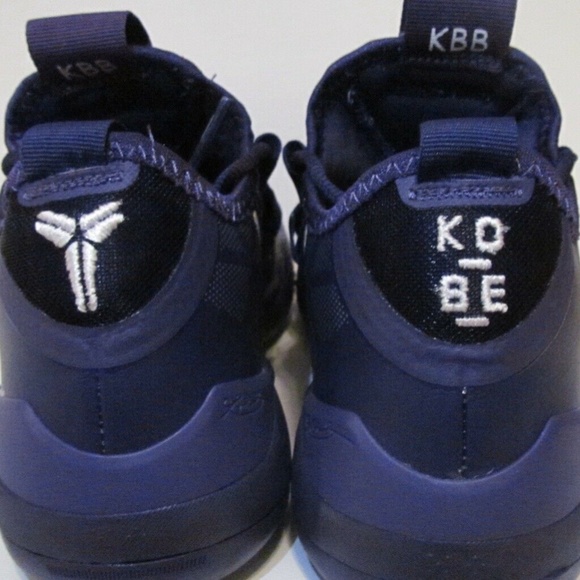 Mens Kobe AD TB Promo AT3874-500 Size5 RARE - Picture 5 of 8